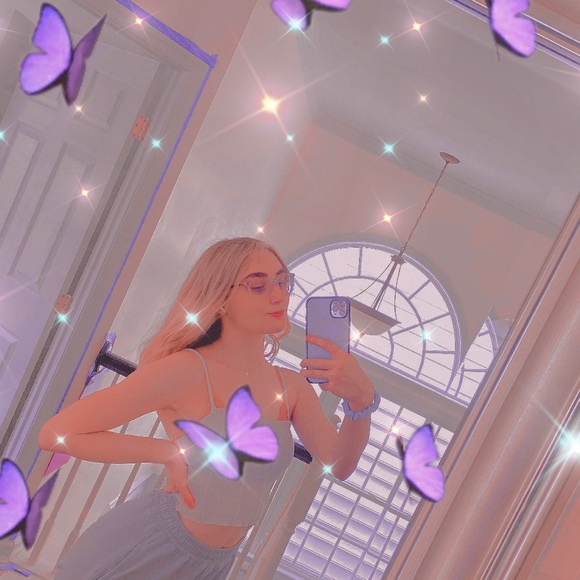 Meet your Posher, Ava - Picture 1 of 1